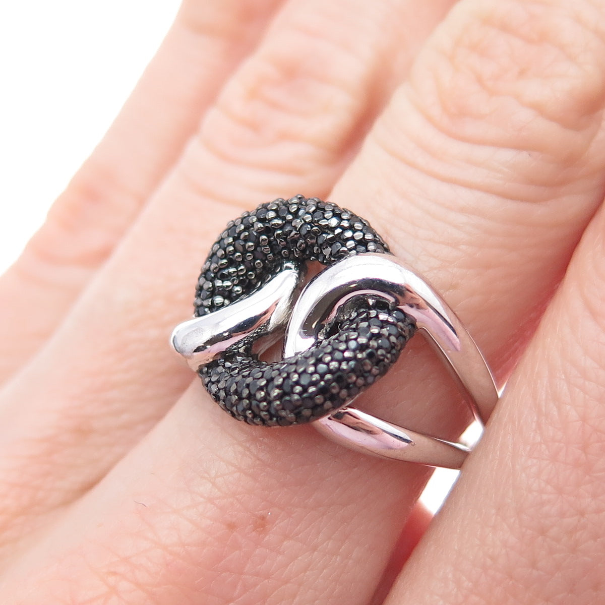 925 Sterling Silver Real Black Spinel Interlocked Circle Ring Size 7.25