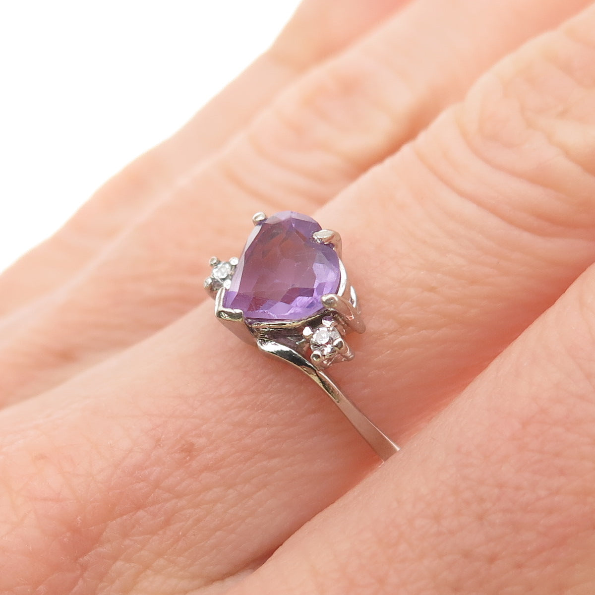 925 Sterling Silver Vintage Real Amethyst & C Z Heart Ring Size 6