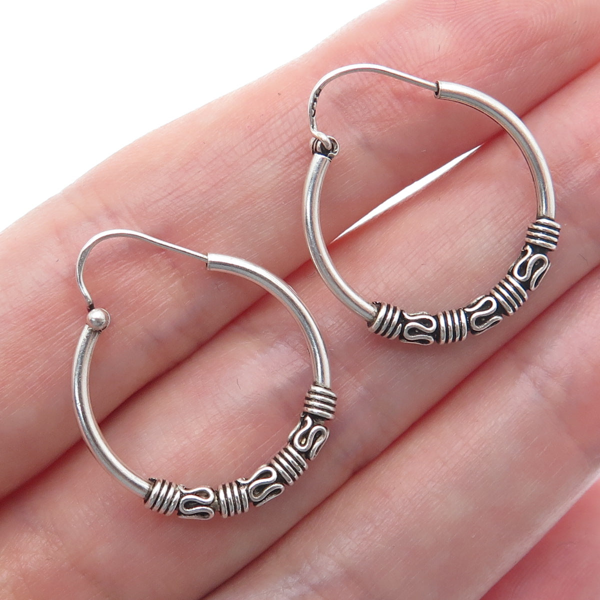 925 Sterling Silver Vintage Modernist Swirl Oxidized Hoop Earrings