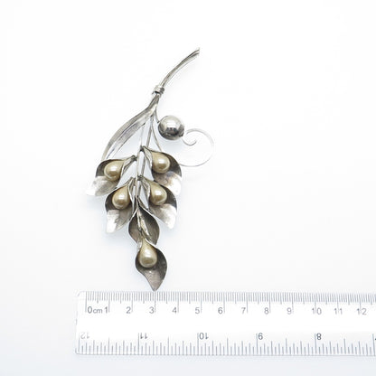 TRUART Sterling Silver Vintage Faux Pearl Calla Lily Flower Oxidized Pin Brooch