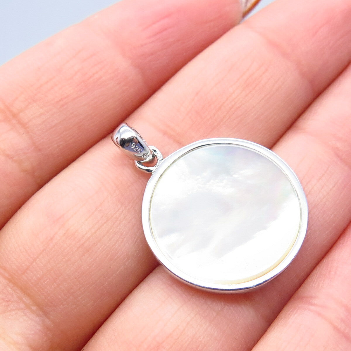 925 Sterling Silver Real Mother-of-Pearl Angel Heart Pendant