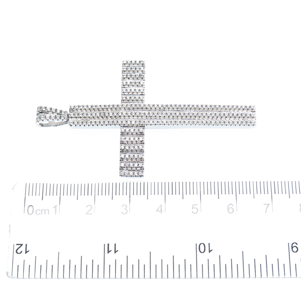 DESIGNS BY YAGI 925 Sterling Silver Round-Cut Shaped C Z Cross Sparkle Pendant