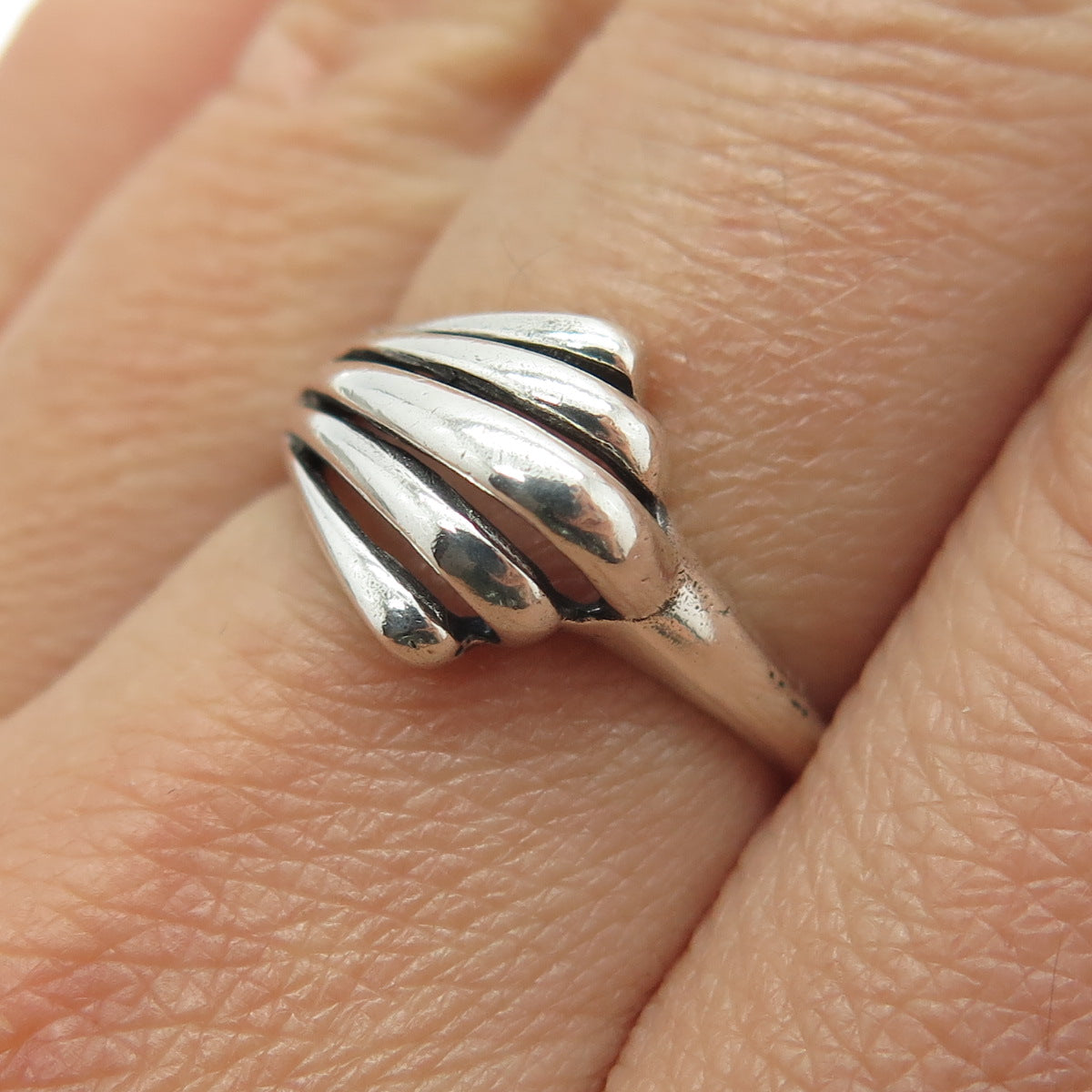 925 Sterling Silver Vintage Israel Ribbed Modernist Ring Size 7.25