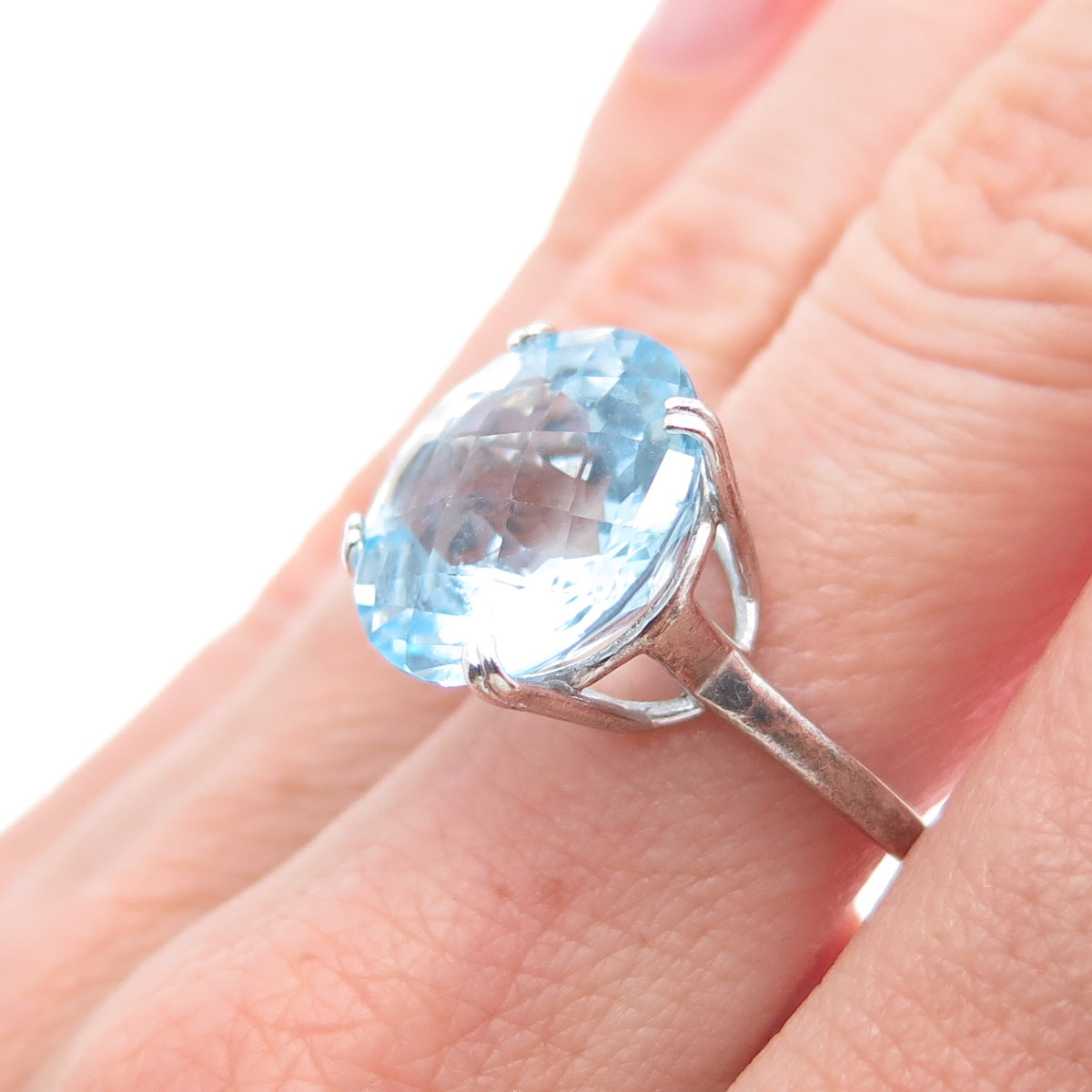DBJ DEE BERKLE 925 Sterling Silver Real Round-Cut Blue Topaz Ring Size 6.25
