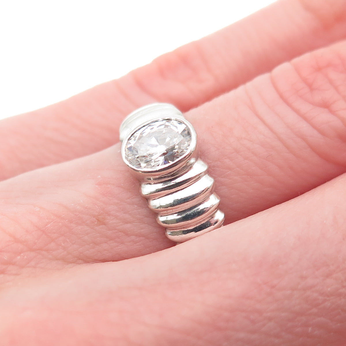 925 Sterling Silver Vintage Oval-Cut C Z Ribbed Ring Size 6