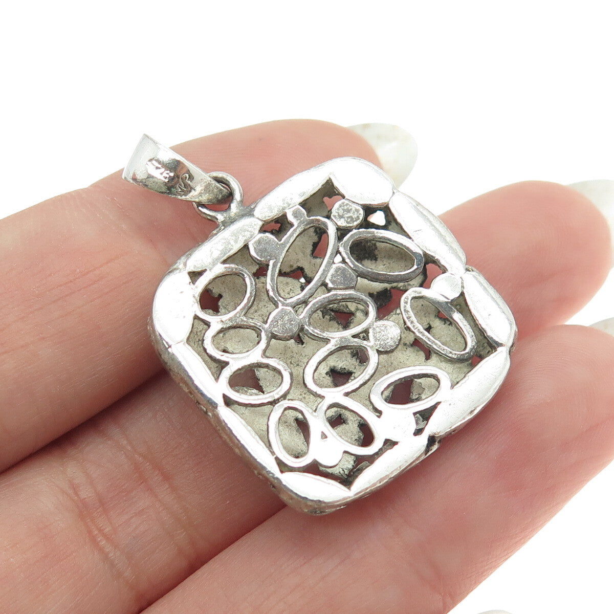925 Sterling Silver Vintage Pebble Pendant