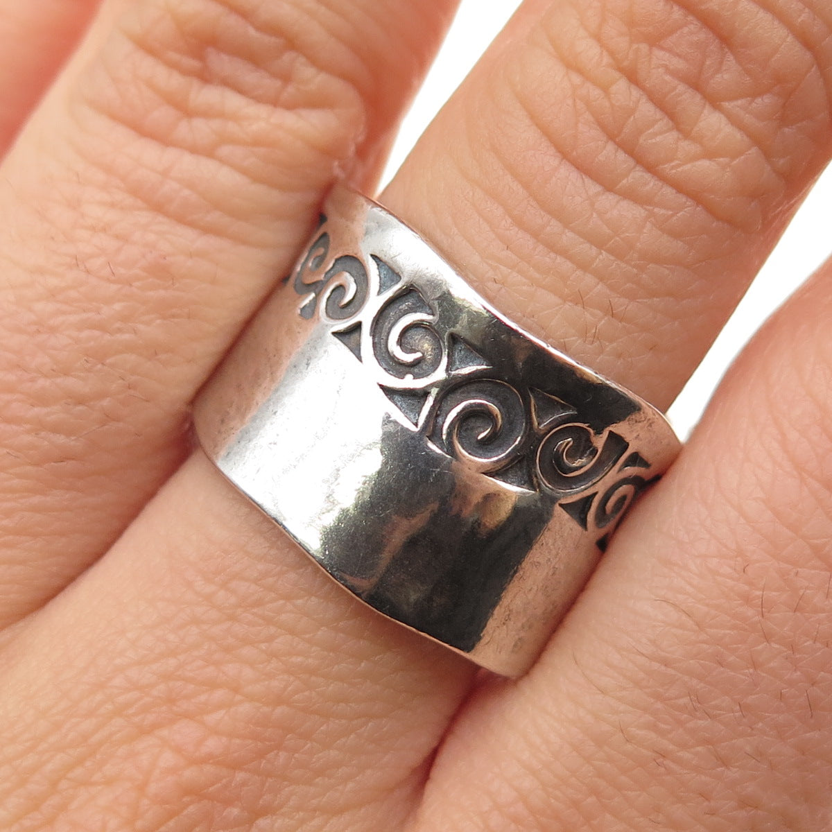 925 Sterling Silver Vintage Israel Modernist Swirl Hammered Ring Size 10.25