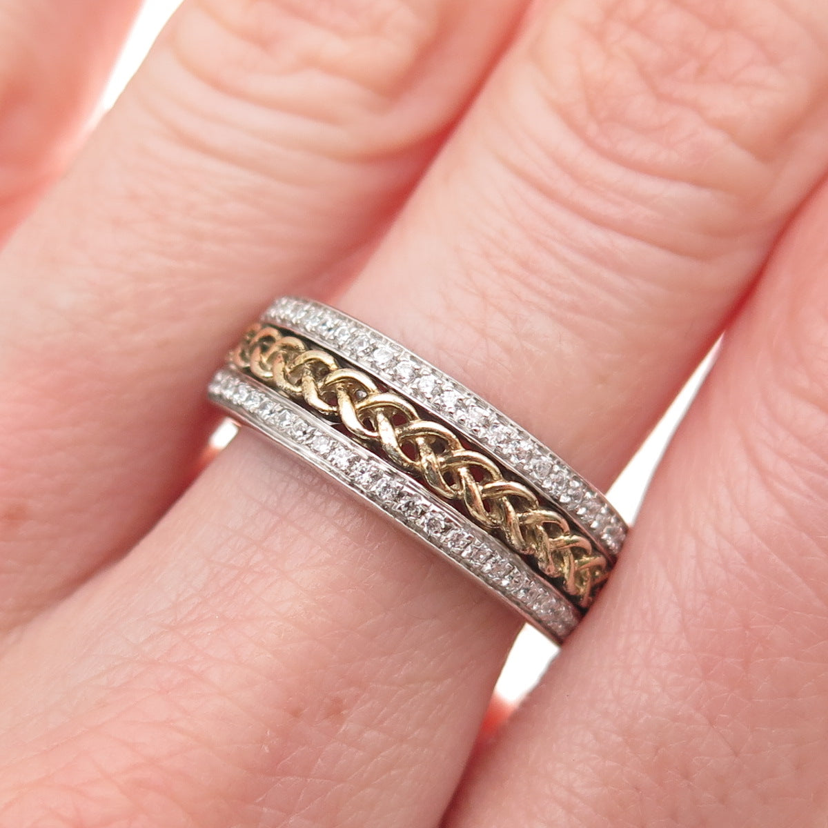 925 Sterling Silver 2-Tone Round-Cut C Z Braided Band Ring Size 7.25
