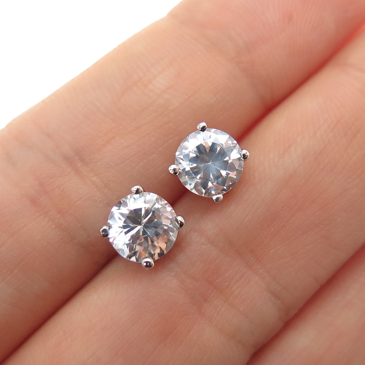 925 Sterling Silver Round-Cut C Z Stud Earrings