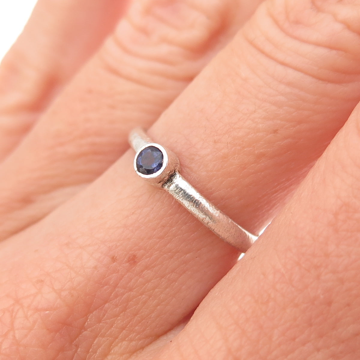 925 Sterling Silver Vintage Real Round-Cut Iolite Oxidized Ring Size 6