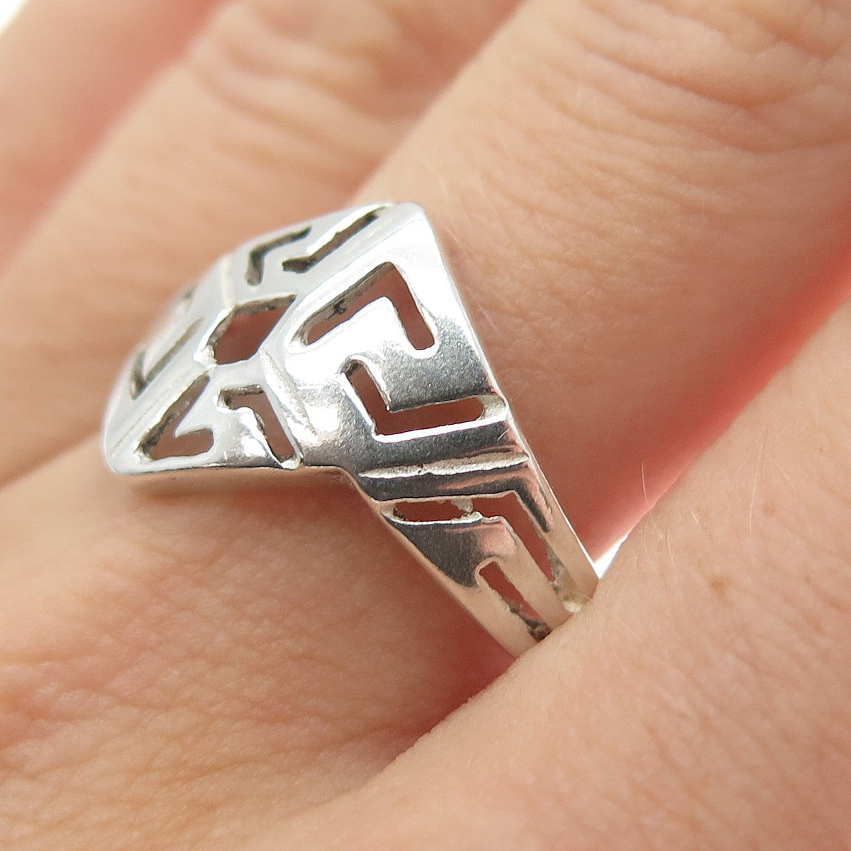 925 Sterling Silver Vintage Ethnic Sun Symbol Zig Zag Ring Size 7.25