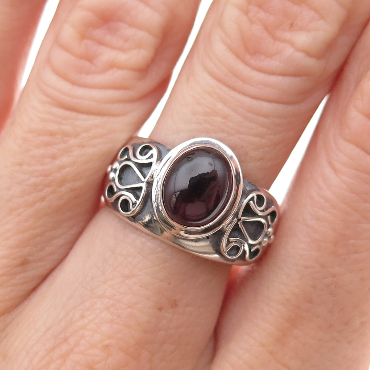 925 Sterling Silver Vintage Real Rhodolite Oxidized Ring Size 8.25