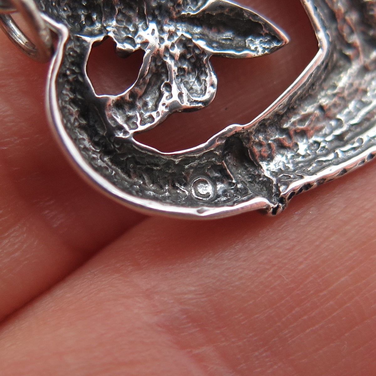 925 Sterling Silver Vintage Fleur de Lis Heart Oxidized Charm Pendant