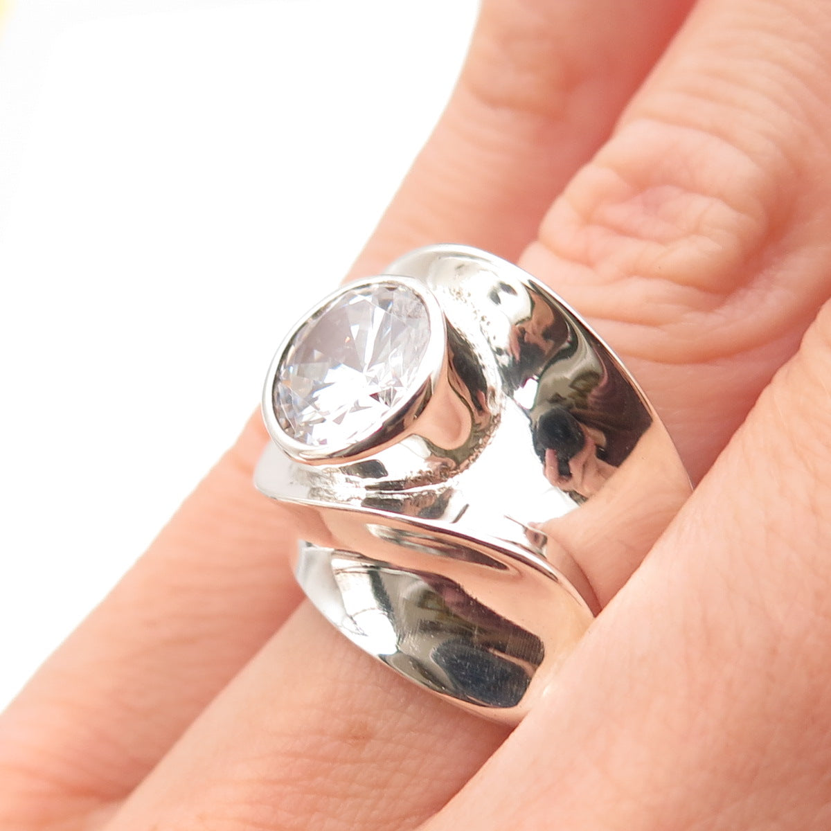 925 Sterling Silver Vintage Round-Cut C Z Modernist Oxidized Ring Size 6.25