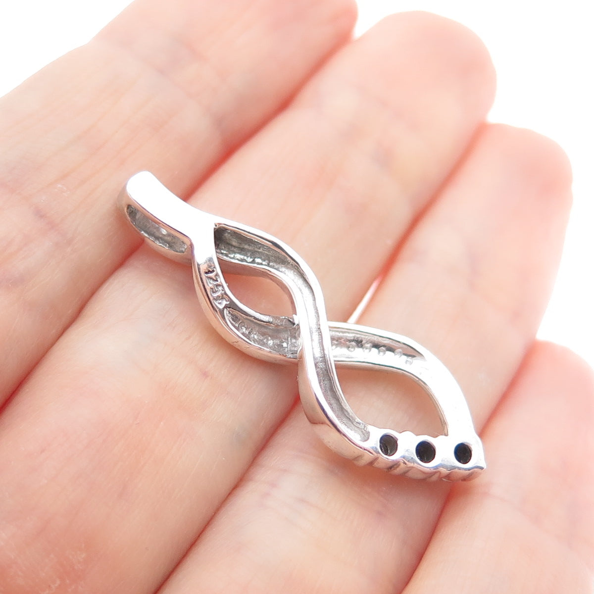 925 Sterling Silver Real Round-Cut Black & White Diamond Twisted Pendant