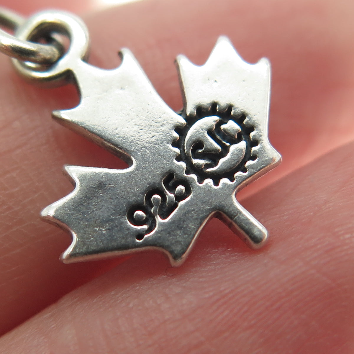 SUNDANCER 925 Sterling Silver Vintage Canada Maple Leaf Charm Pendant