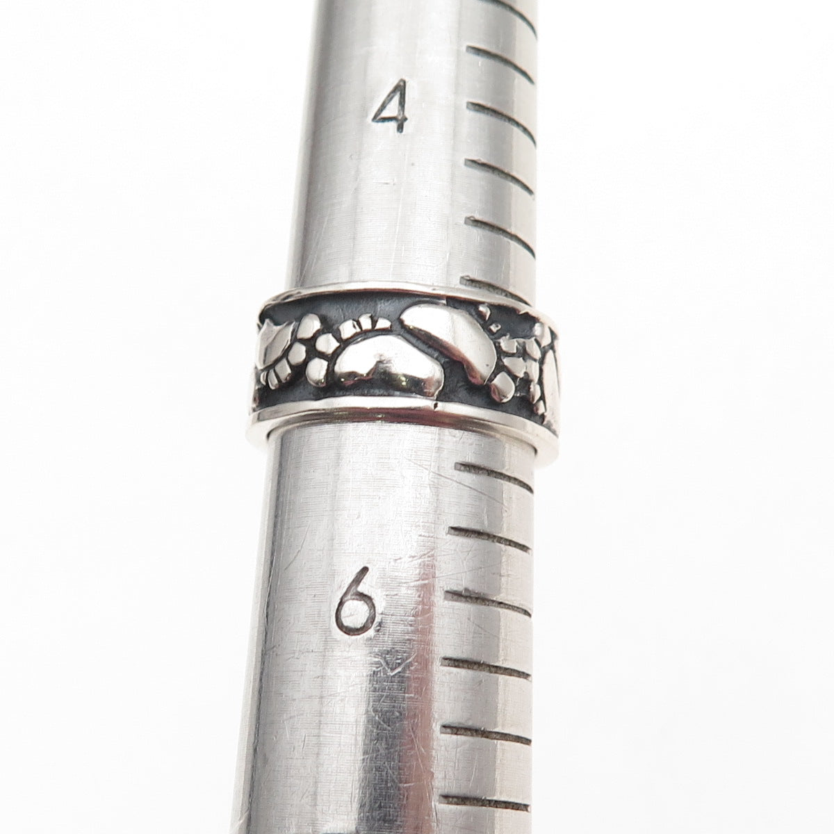 925 Sterling Silver Vintage Footprint Oxidized Band Ring Size 5.25