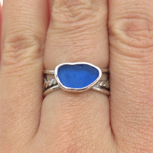 RADIANT SUN 925 Sterling Silver Vintage Blue Glass Modernist Ring Size 7.75