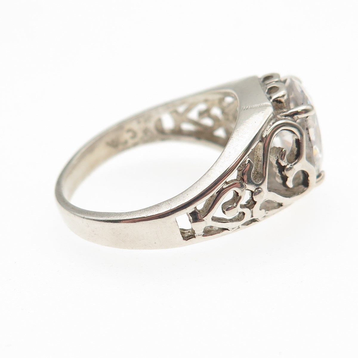 Chateau D’Argent Sterling Silver Vintage Oval-Cut C Z Heart Promise Ring Size 7