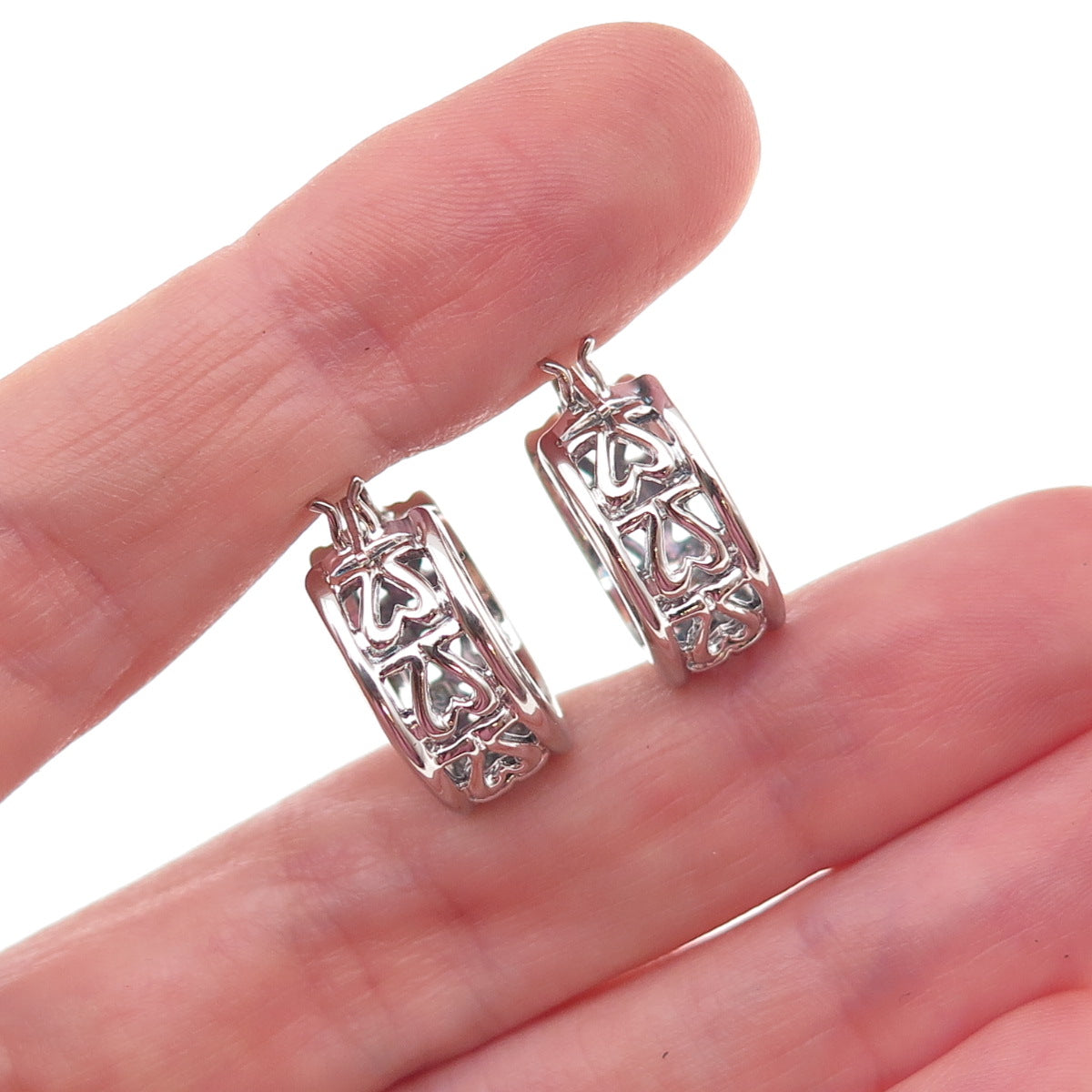 925 Sterling Silver Vintage Heart All Around Hoop Earrings