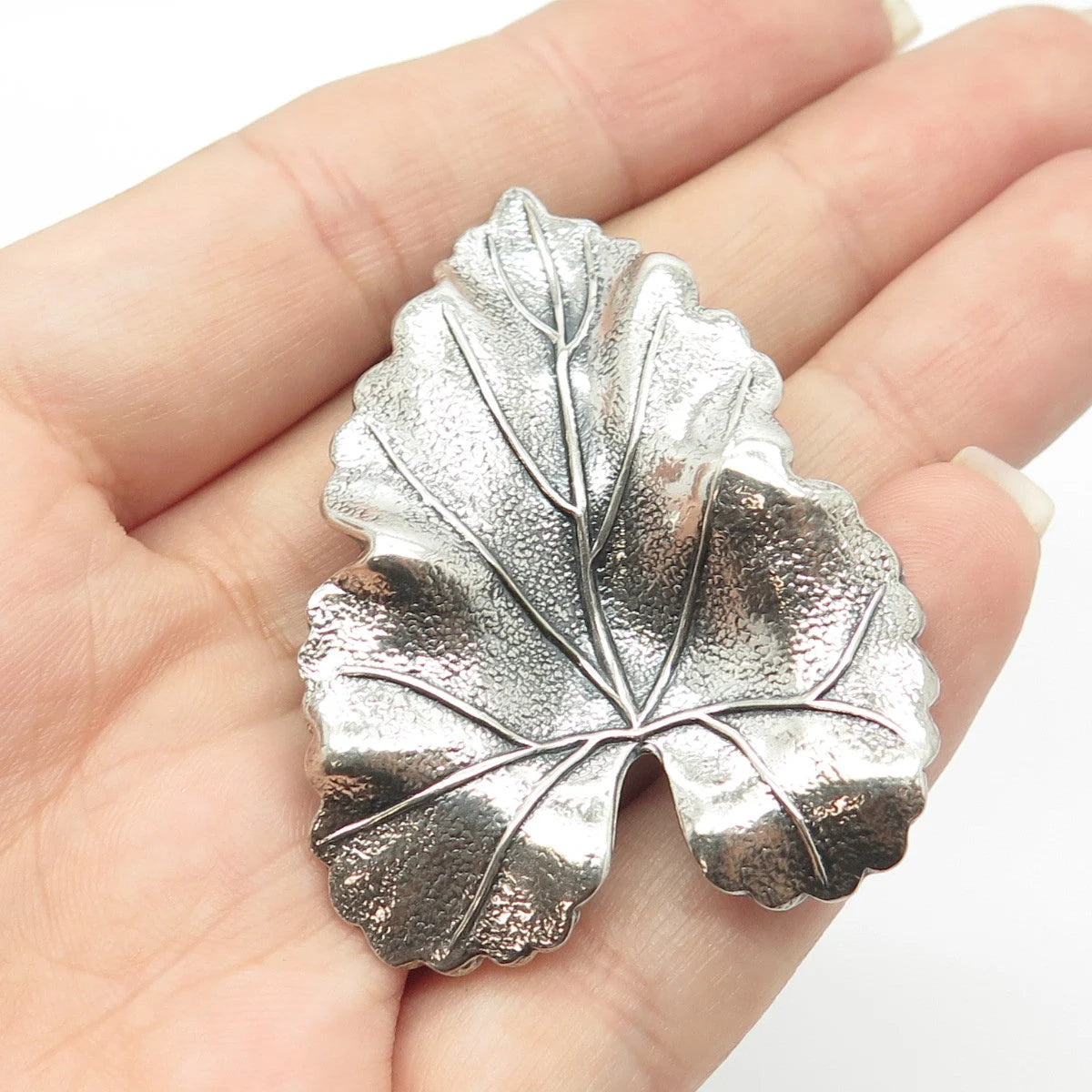 925 Sterling Silver Vintage Michele Sculptural Hammered Leaf Pin Brooch