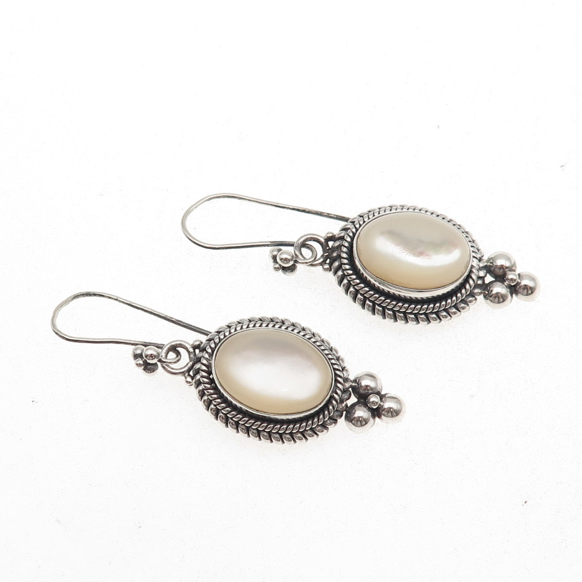 Suarti Bali 925 Sterling Silver Vintage Real MOP Oxidized Dangle Earrings