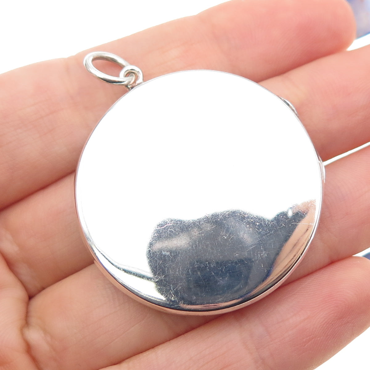 925 Sterling Silver Vintage Floral Repousse Round Locket Pendant