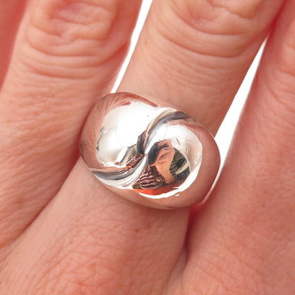 925 Sterling Silver Vintage Modernist Yin Yang Dome Oxidized Ring Size 7.75
