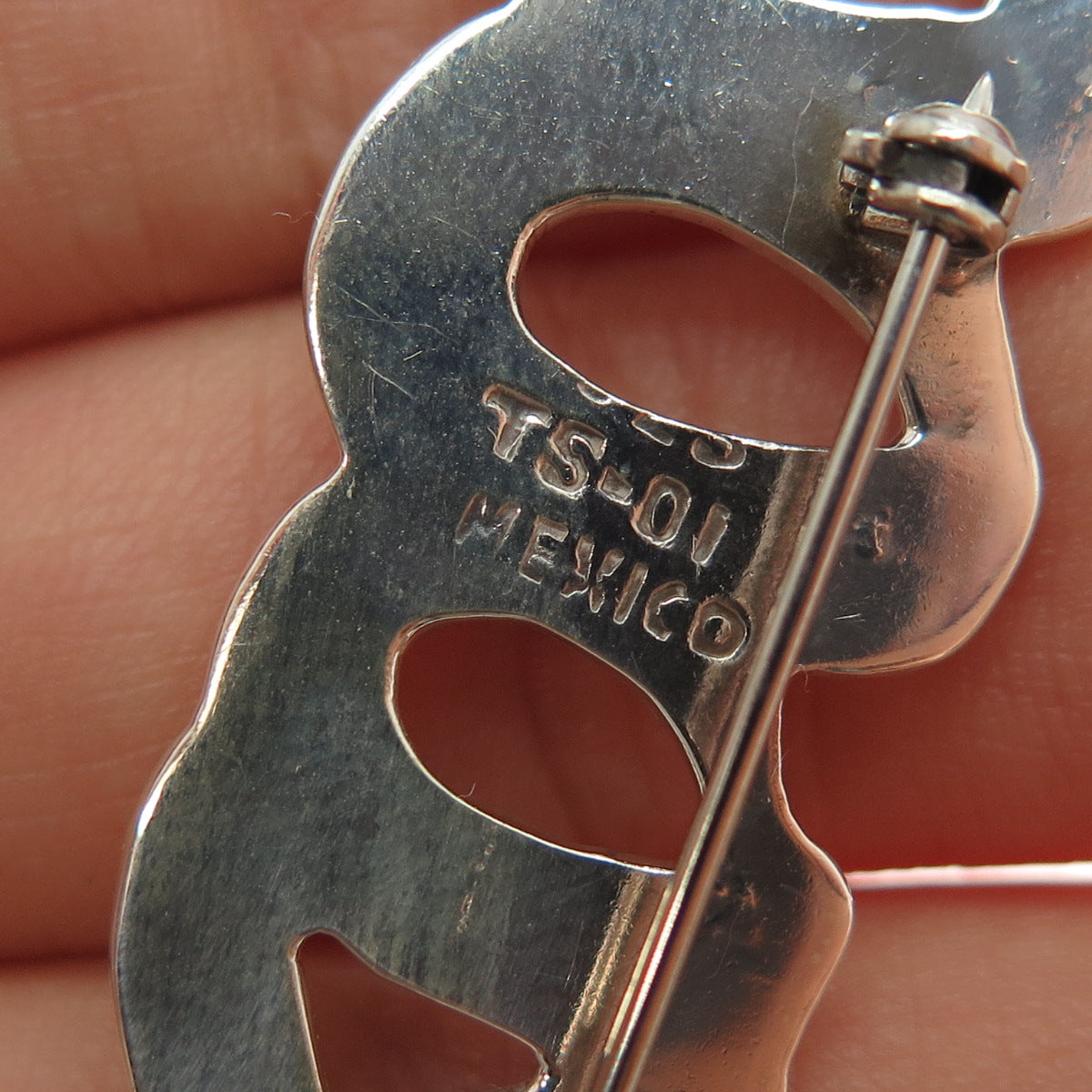 925 Sterling Silver Vintage Mexico XO Hugs & Kisses Pin Brooch
