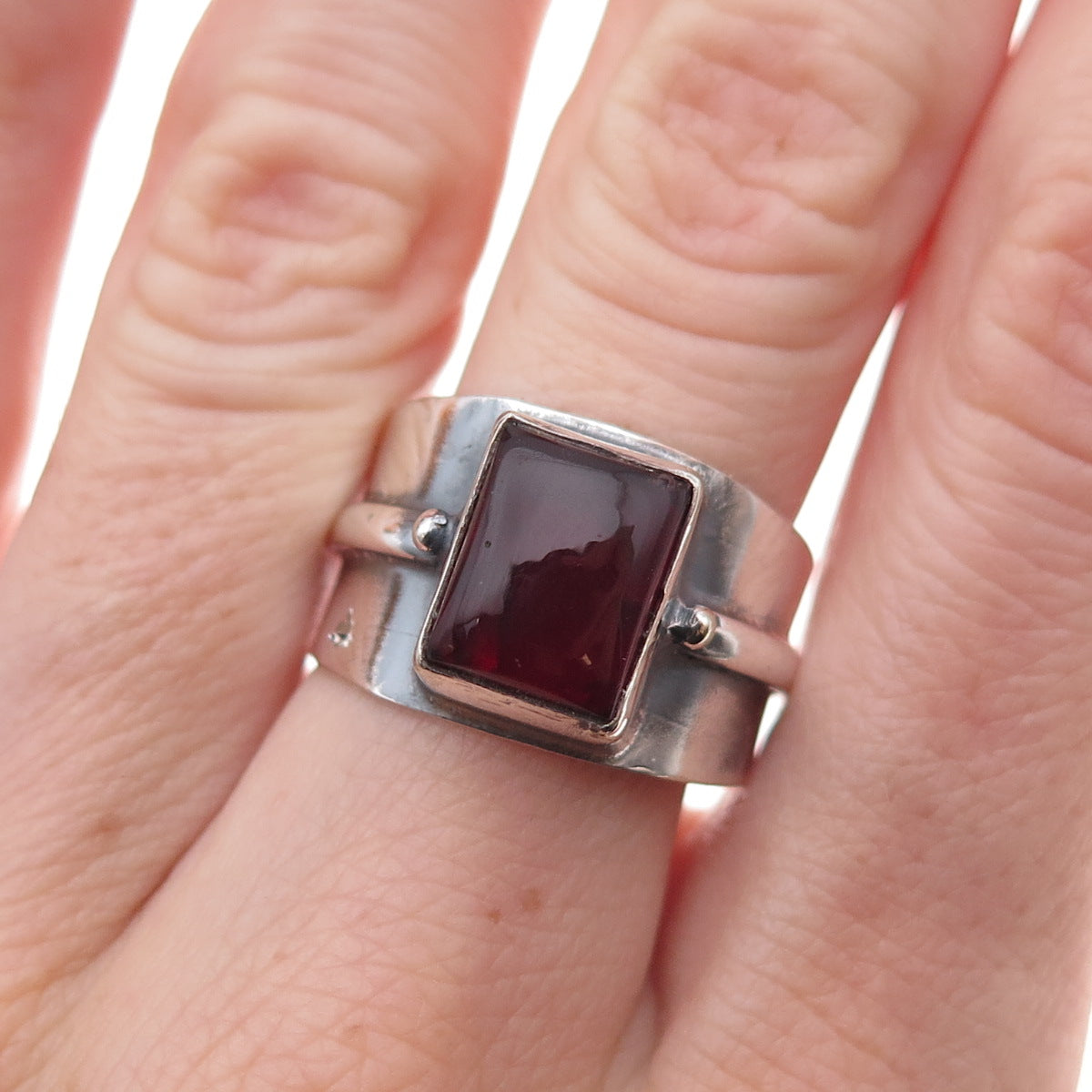 925 Sterling Silver Vintage Real Red Garnet Modernist Oxidized Ring Size 8.75