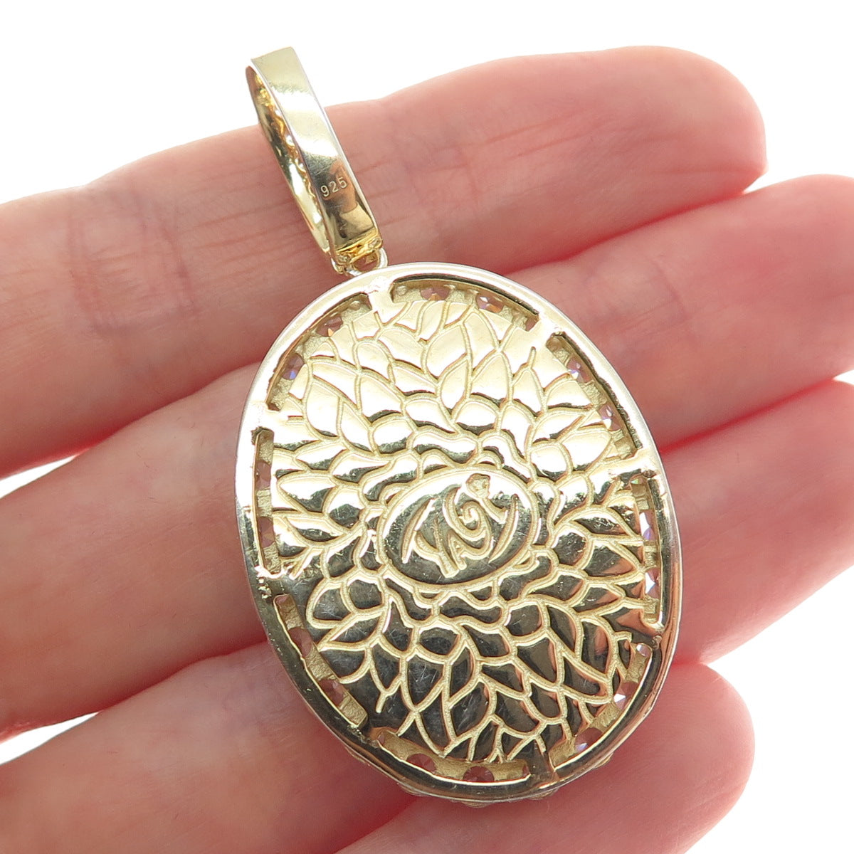 DESIGNS BY YAGI 925 Sterling Gold Plated Round-Cut Shaped C Z Sparkle Pendant