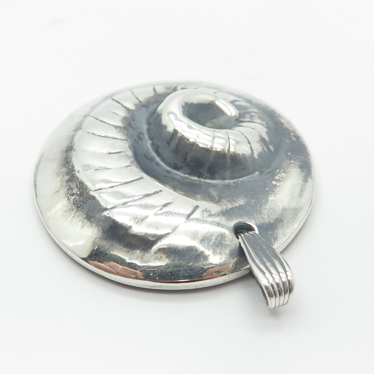 925 Sterling Silver Vintage Snake Tail Round Pendant
