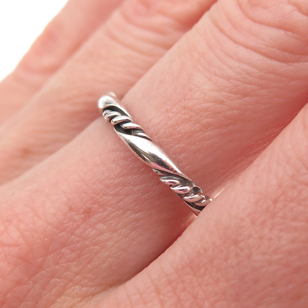 925 Sterling Silver Vintage Twisted Oxidized Band Ring Size 7.25