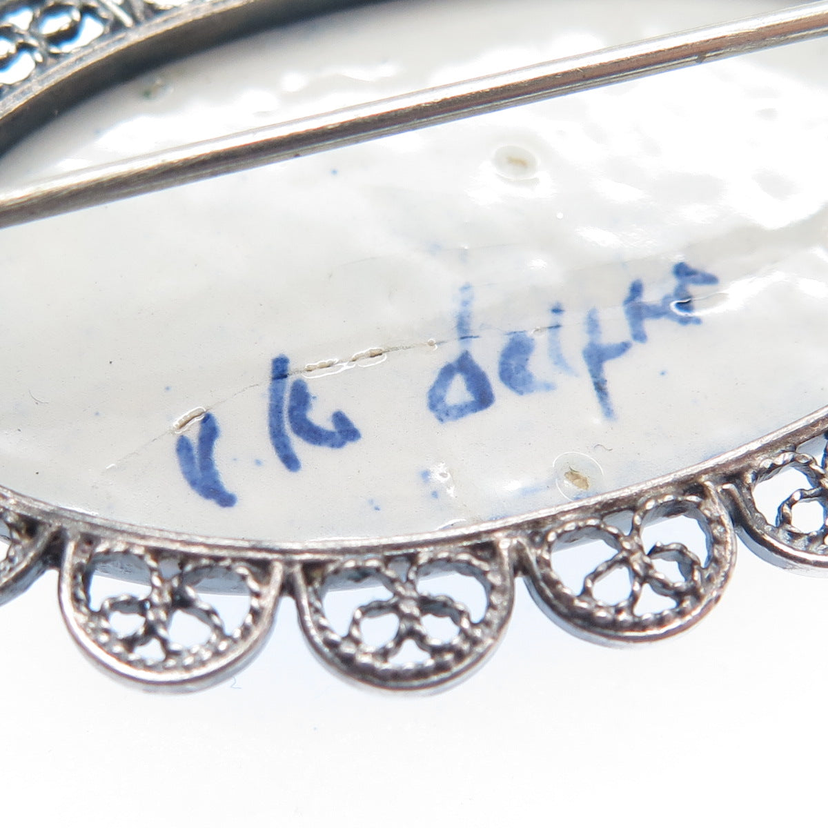DELFT 835 Silver Vintage Ceramic Old Mill Filigree Pin Brooch