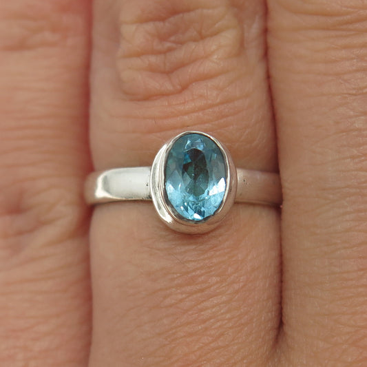 925 Sterling Silver Vintage Real Oval-Cut Blue Topaz Ring Size 6.25