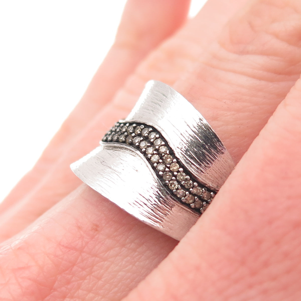 HENG NGAI 925 Sterling Silver Real Champagne Diamond Modernist Wavy Ring Size 7