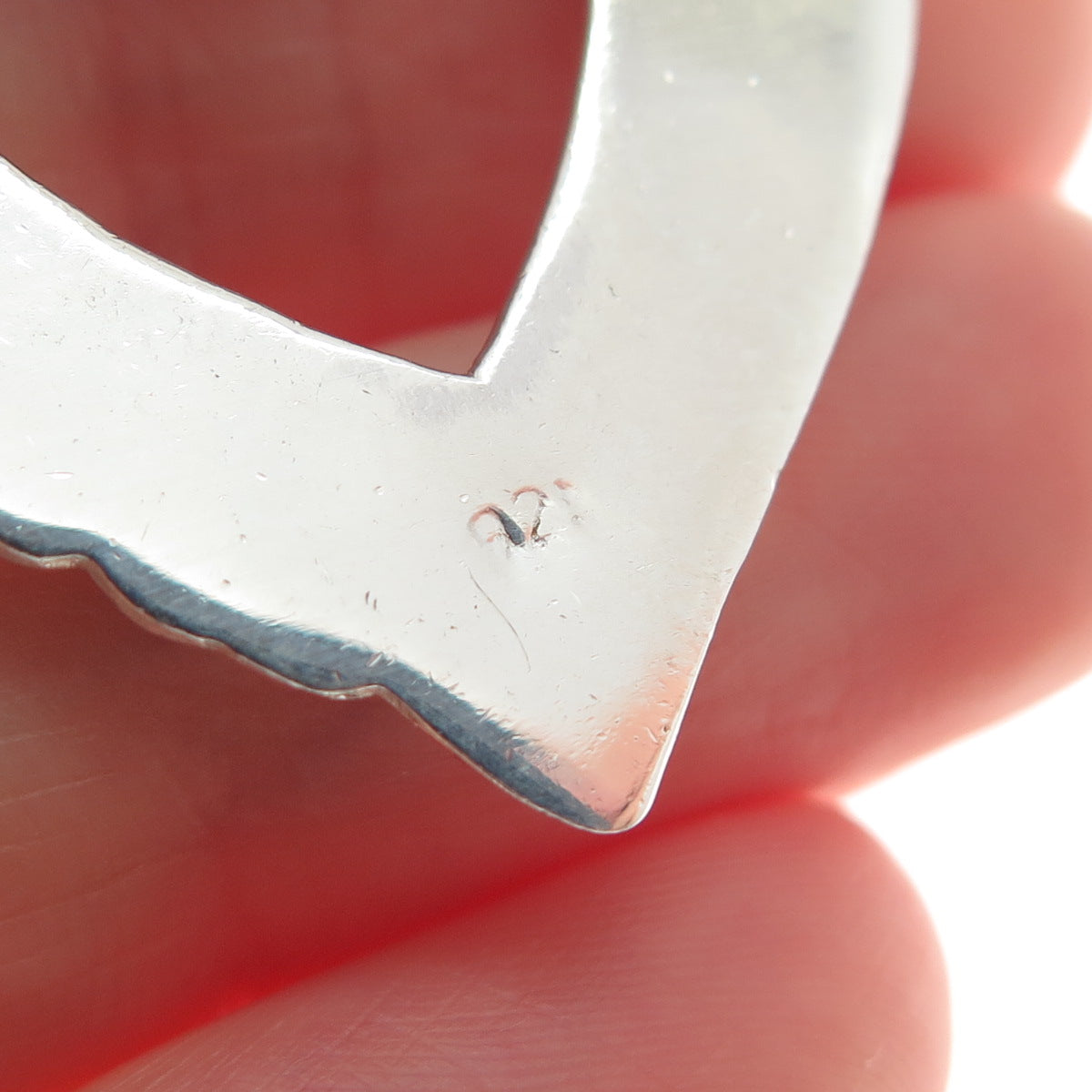 925 Sterling Silver Vintage Modernist Ribbed Heart Pin Brooch