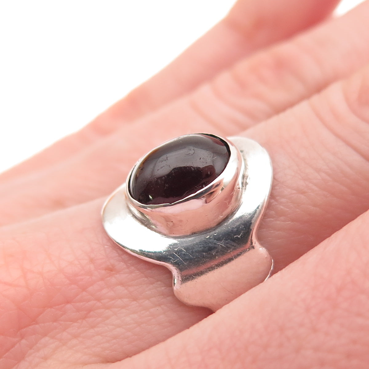 925 Sterling Silver Vintage Real Red Garnet Modernist Ring Size 6.5