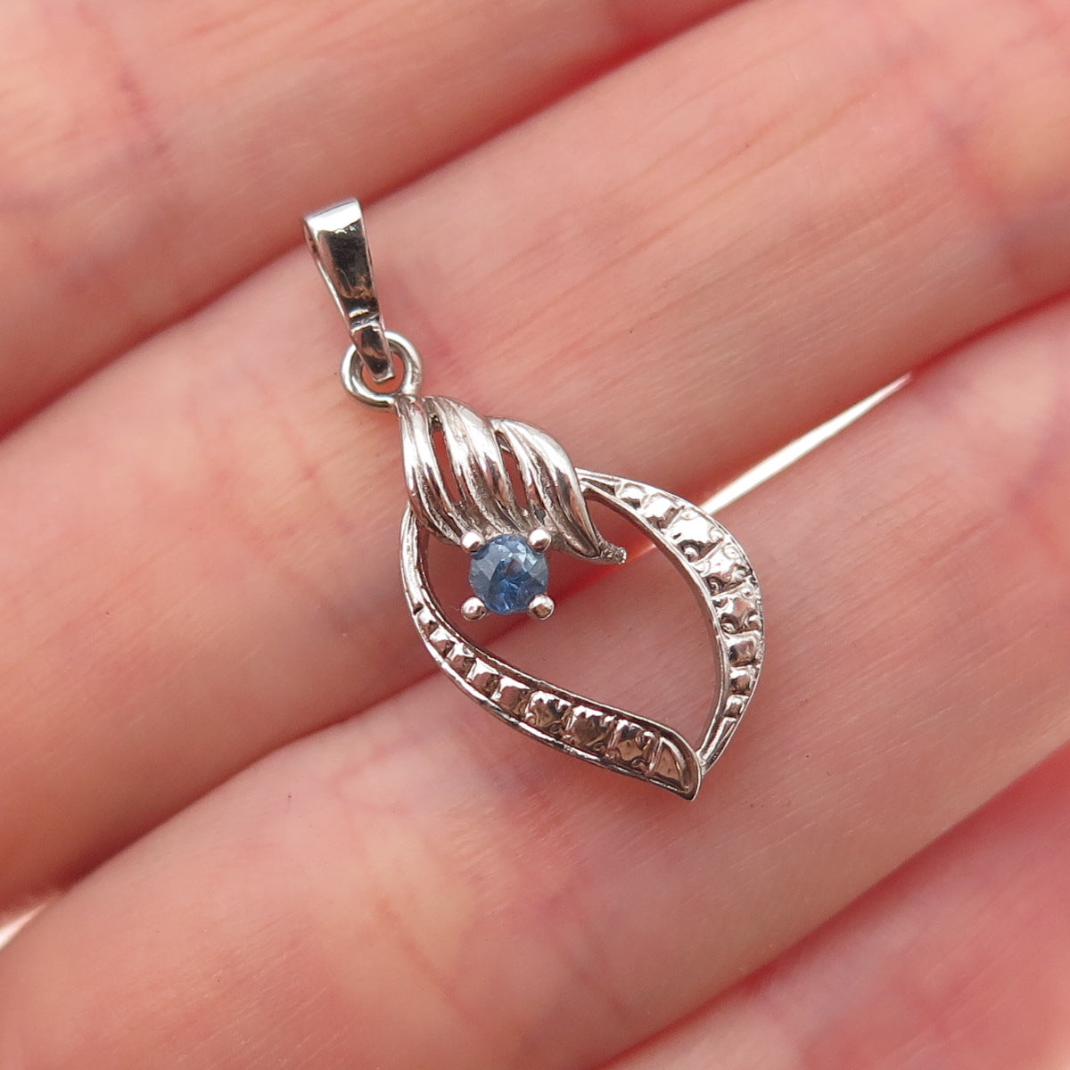 925 Sterling Silver Vintage Real Round-Cut Sapphire Floral Charm Pendant