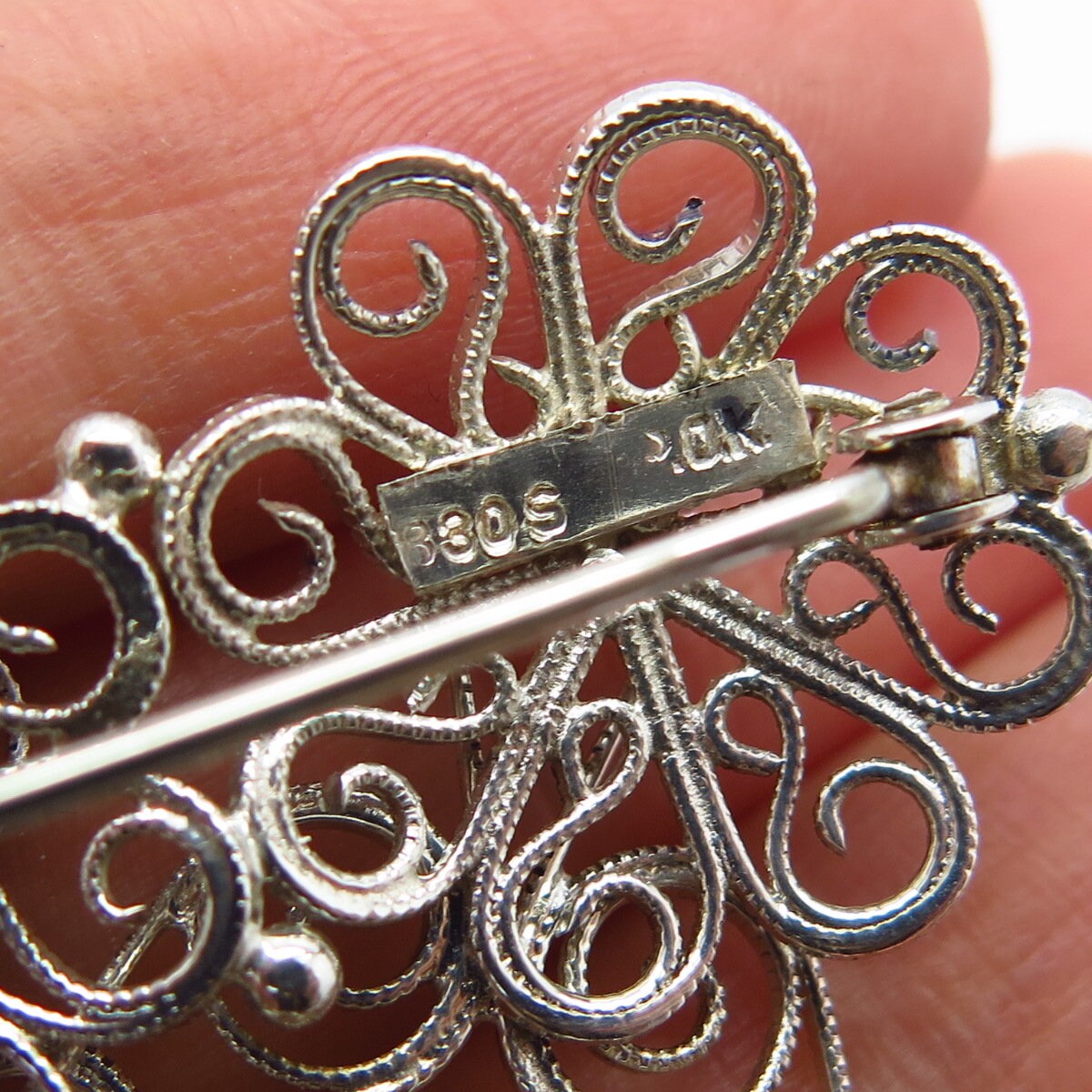 830S Silver Vintage Ornate Dangling Pin Brooch