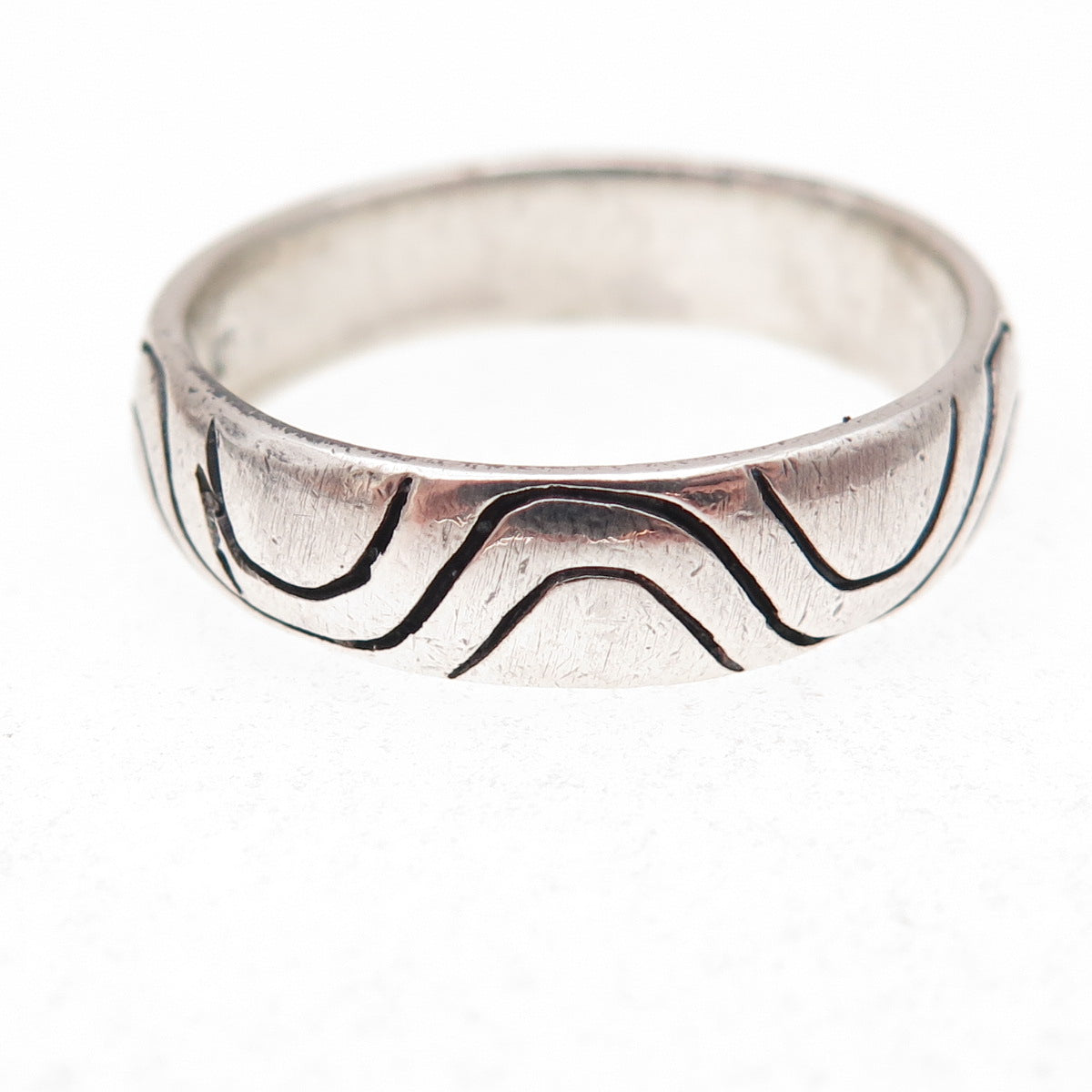 925 Sterling Silver Vintage Modernist Wavy Oxidized Band Ring Size 12.25