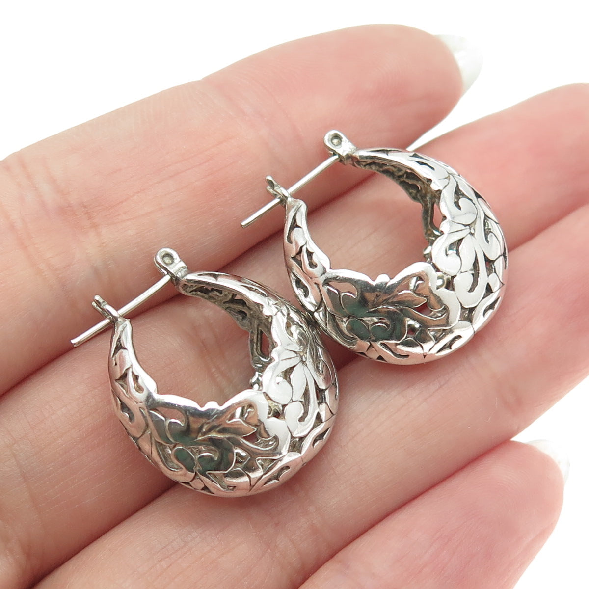 925 Sterling Silver Vintage Signature Scroll Hoop Earrings