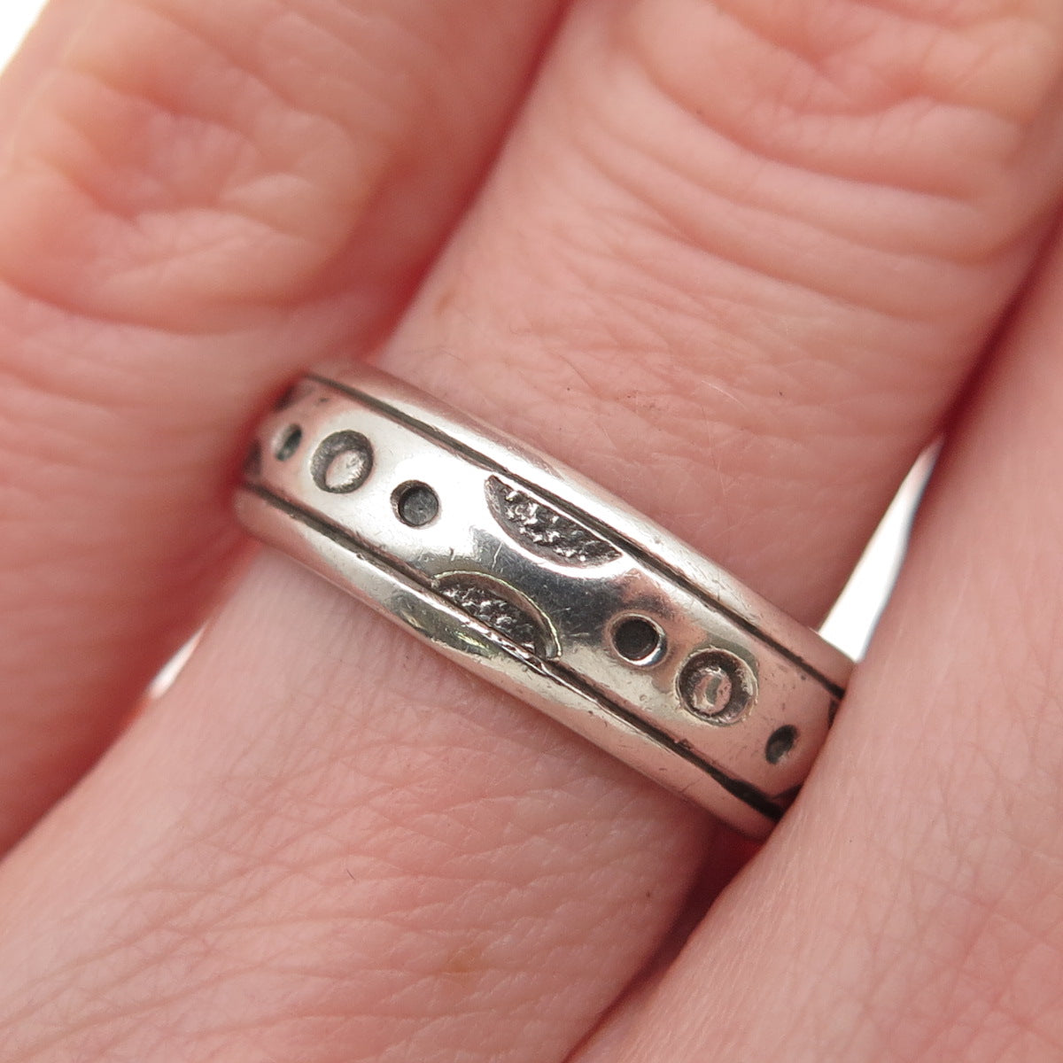 925 Sterling Silver Vintage Modernist Oxidized Band Ring Size 5.5