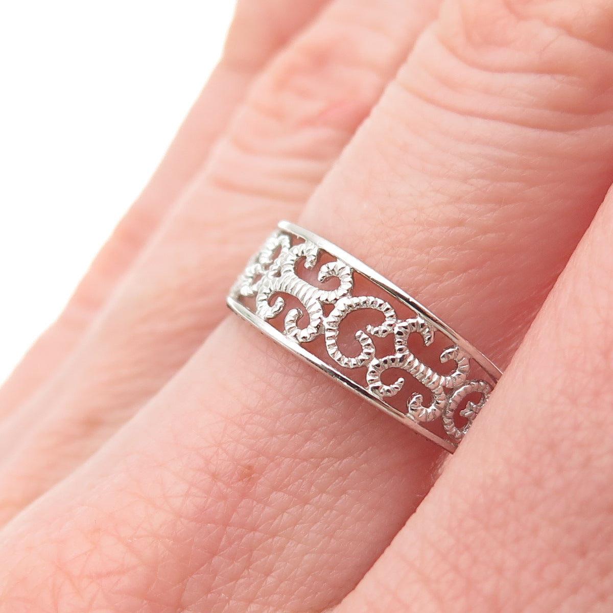 925 Sterling Silver Ornate Heart & Butterfly Band Ring Size 7