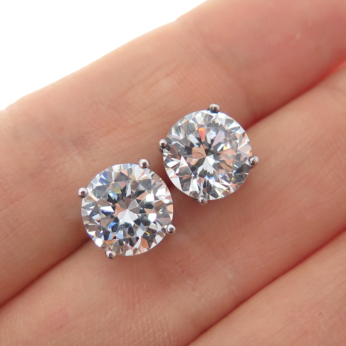 925 Sterling Silver Round-Cut C Z Stud Earrings