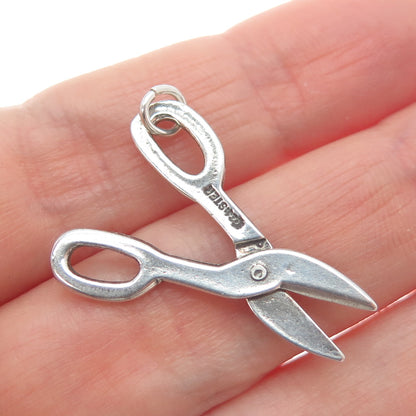 MAISELS INDIAN TRADING Sterling Silver Vintage Movable Scissors Charm Pendant