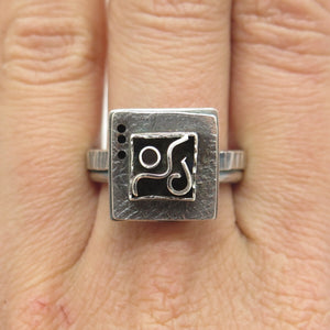 925 Sterling Silver Vintage Modernist Oxidized Ring Size 8