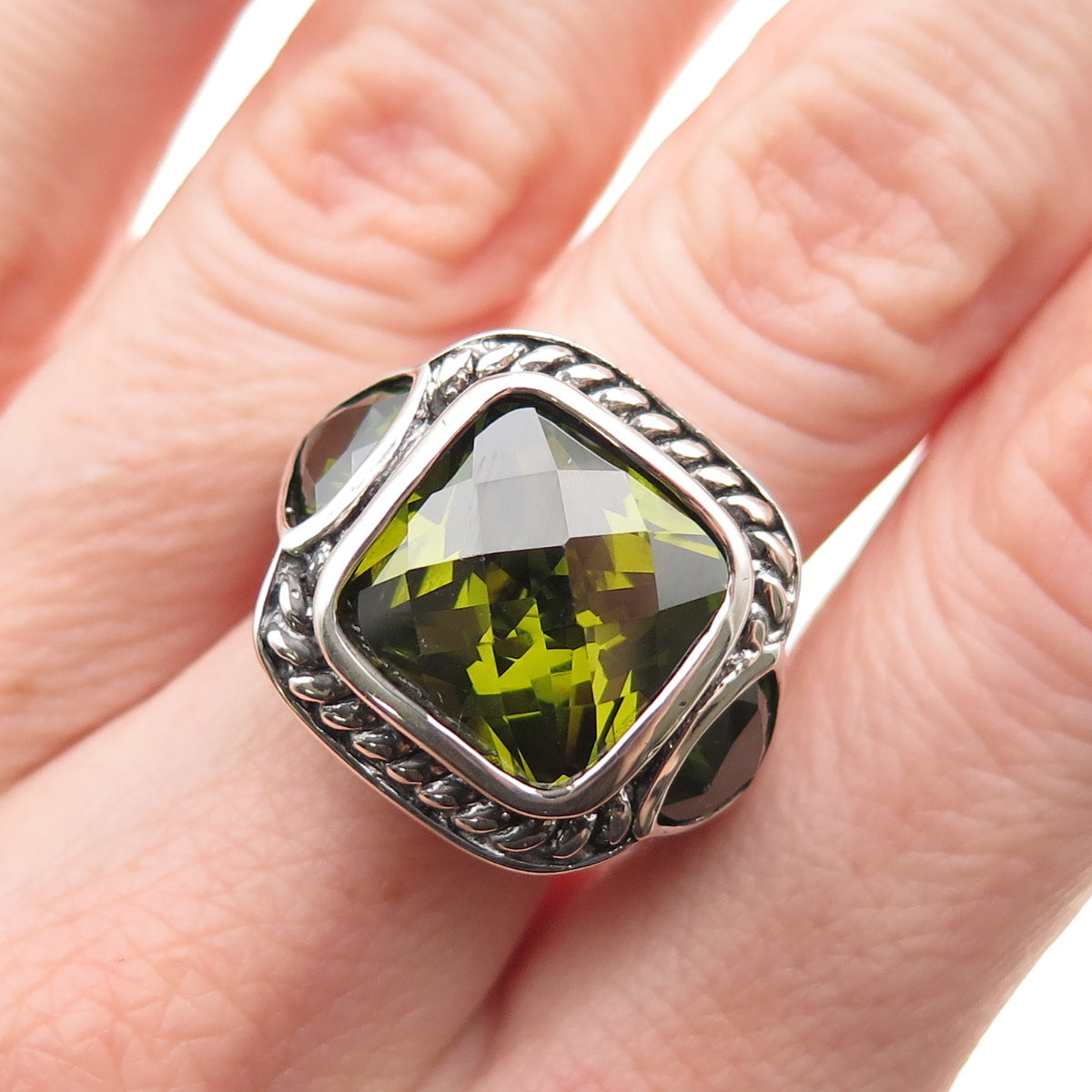 925 Sterling Silver Vintage Green C Z Oxidized Ring Size 7.25