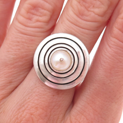 Lisa Jenks 925 Sterling Silver Vintage Real Pearl Modernist Ring Size 6.5