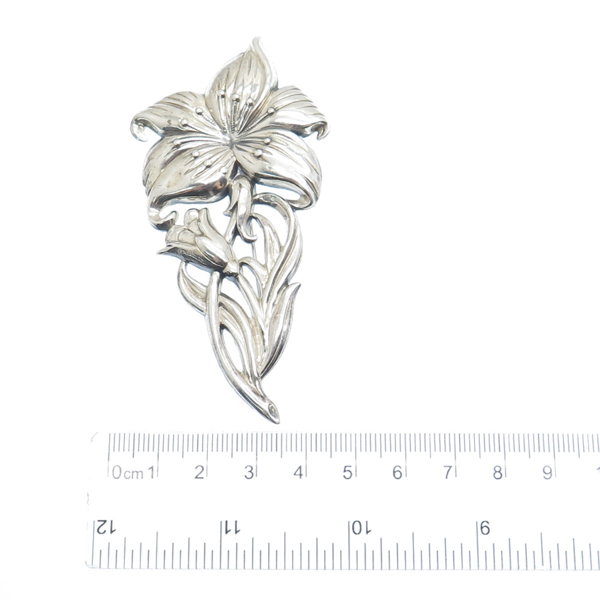 925 Sterling Silver Antique Art Deco Lily Flower Repousse Oxidized Pin Brooch